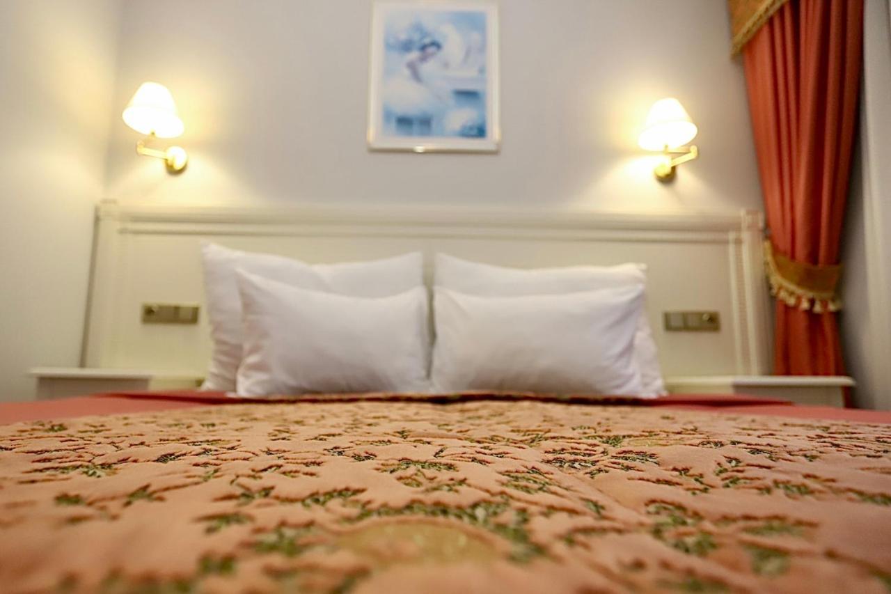 Hotel Zlatý Sloup Karlovy Vary Exteriér fotografie