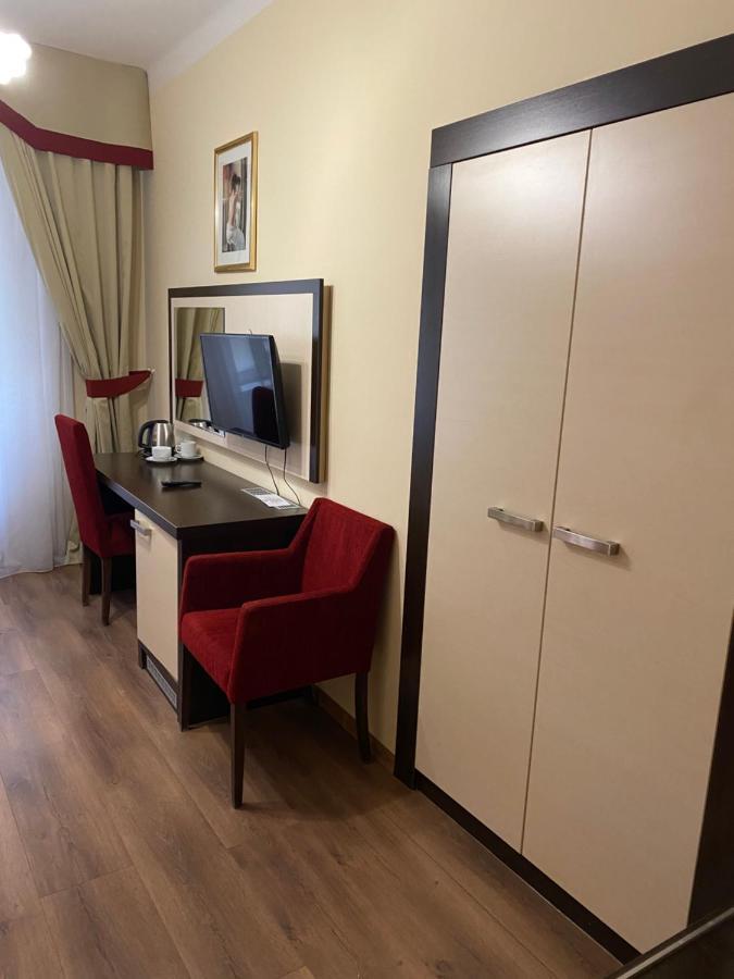 Hotel Zlatý Sloup Karlovy Vary Exteriér fotografie