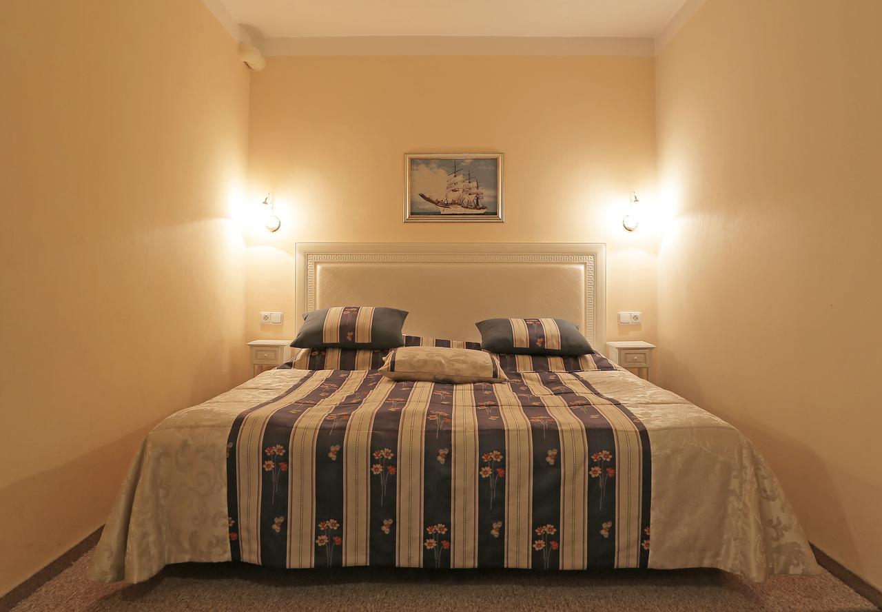 Hotel Zlatý Sloup Karlovy Vary Exteriér fotografie